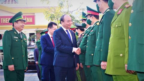 Thủ tướng Nguyễn Xuân Phúc thăm, chúc Tết các đơn vị tại Đà Nẵng