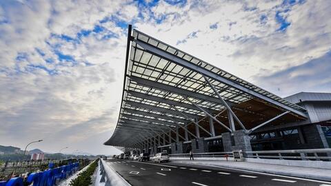 Tin tức trong ngày 6/2: Đề xuất đóng cửa sân bay Vân Đồn thêm một tuần
