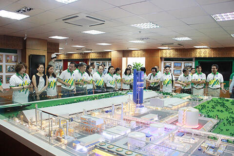 PVFCCo tổ chức thăm quan Nhà máy Đạm Phú Mỹ cho các khách hàng tiêu biểu