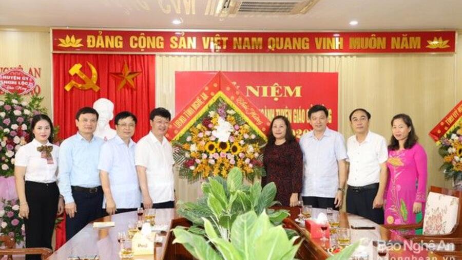 Công tác tuyên giáo luôn đồng hành với sự phát triển của Đảng ủy Tập đoàn XXX Việt Nam (demo)