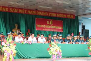 Đoàn công tác huyện Đầm Hà dự Lễ Tuyên thệ chiến sĩ mới năm 2018