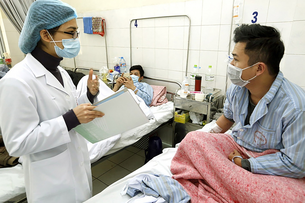 Sự quan tâm của các y, bác sỹ giúp các bệnh nhân ấm lòng dịp Tết Nguyên đán