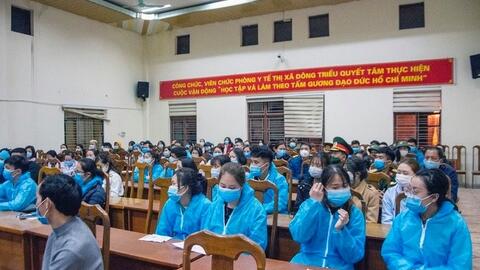 Quảng Ninh: Hàng trăm y, bác sỹ đi từng ngõ, gõ từng nhà để tiến hành truy vết ở ổ dịch Đông Triều