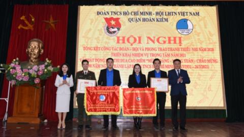 Tuổi trẻ Hoàn Kiếm nhận Cờ xuất sắc của Đoàn
