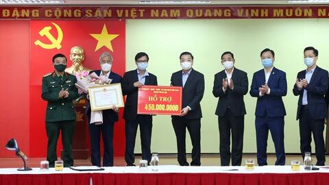 Chủ tịch UBND TP Chu Ngọc Anh thăm, động viên CDC Hà Nội và Trung đoàn 58
