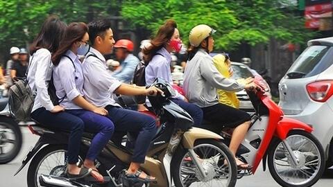 Học sinh Hà Nội vi phạm quy định an toàn giao thông sẽ bị xử lý về hạnh kiểm