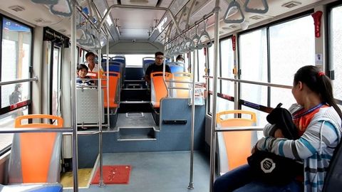 Hà Nội dự kiến giảm 50% số khách trên xe buýt để phòng, chống Covid-19