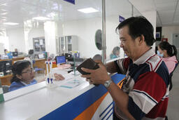 Cần giảm bậc thang giá điện