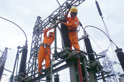 EVN phải loại chi phí xây biệt thự, sân tennis khỏi giá điện