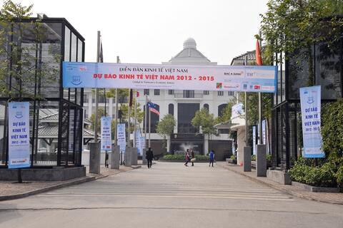 MỤC TIÊU : Diễn Đàn Kinh Tế Việt Nam "Dự Báo Kinh Tế Việt Nam 2012 - 2020"