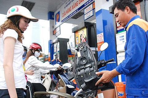 Giá xăng cao: Không phải nghịch lý, chỉ là thuế phí