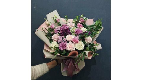 Hoa cầm tay cô dâu