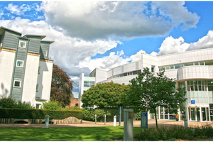 UNIVERSITY OF GLOUCESTERSHIRE – TOP 10 TRƯỜNG ĐẠI HỌC AN TOÀN NHẤT ANH QUỐC