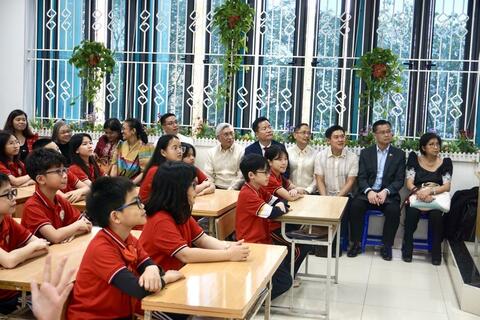 Đoàn ngành giáo dục Philippines giao lưu tại trường Tiểu học Kim Đồng