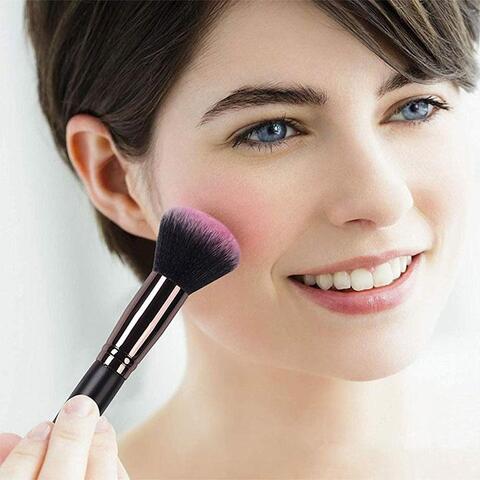 Cập nhật mẫu kính râm đang được sao Việt ưa chuộng