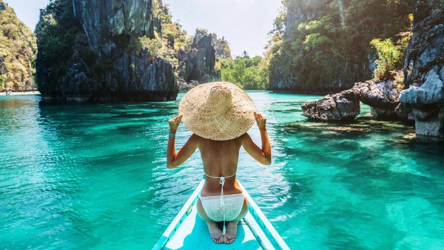 Cập nhật mẫu kính râm đang được sao Việt ưa chuộng