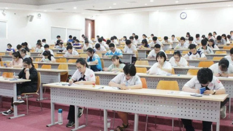 TỔNG HỢP ĐỀ THI CHUYÊN TIẾNG ANH HÀ NỘI VÀ TP HCM 2020