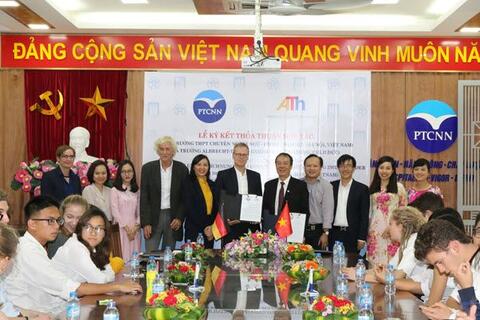 ĐOÀN CÔNG TÁC BỘ MLIT NHẬT BẢN TẠI VIỆT NAM
