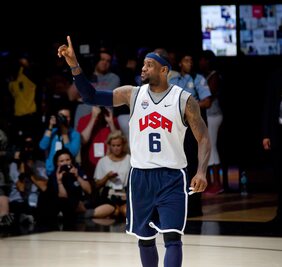LeBron_James_1_cc67e
