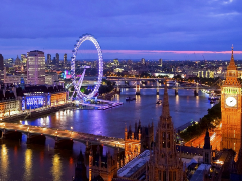 Lo ngại khủng bố khiến khách du lịch Vương quốc Anh chọn đến các điểm nghỉ lễ 'nhẹ nhàng hơn'