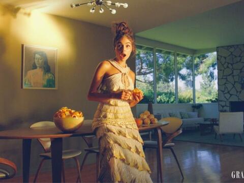 'Mỹ nhân gợi cảm nhất thế giới' mặc đầm Công Trí