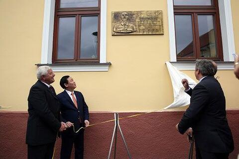 Thị trấn Horne Saliby (Slovakia) tôn vinh Chủ tịch Hồ Chí Minh