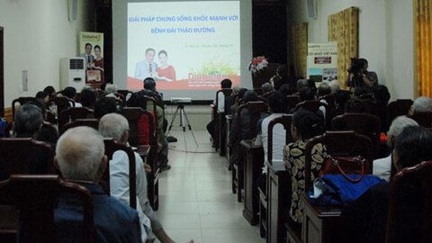 Hội thảo tư vấn sức khỏe cho người cao tuổi thành phố Phủ Lý