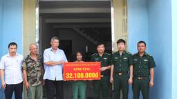 Đồn Biên phòng Quảng Đức hỗ trợ hộ gia đình chiến sỹ khó khăn