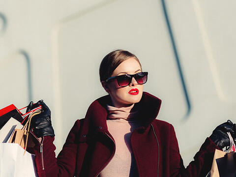 Cập nhật mẫu kính râm đang được sao Việt ưa chuộng