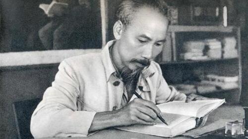 Học tập và làm theo tấm gương đạo đức Bác Hồ từ những điều giản dị nhất