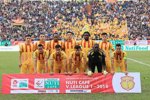 HLV Nguyễn Văn Sỹ: "Tôi tự tin Nam Định sẽ trụ lại V.League"
