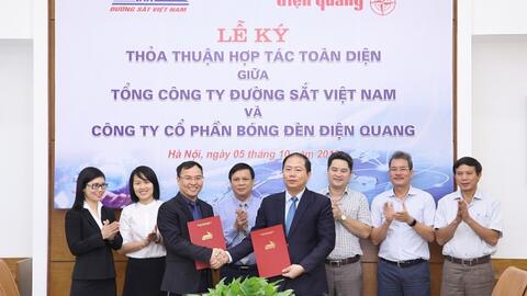 Tổng công ty Đường sắt Việt Nam hợp tác chiến lược với Điện Quang
