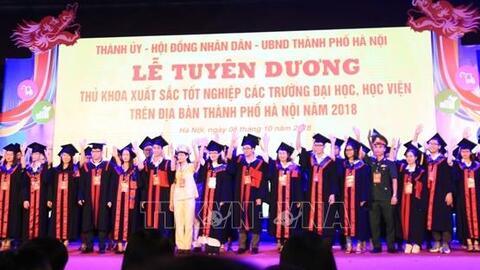 Hà Nội tuyên dương 88 thủ khoa tốt nghiệp đại học