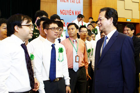 Thủ tướng gặp gỡ các nhà khoa học trẻ