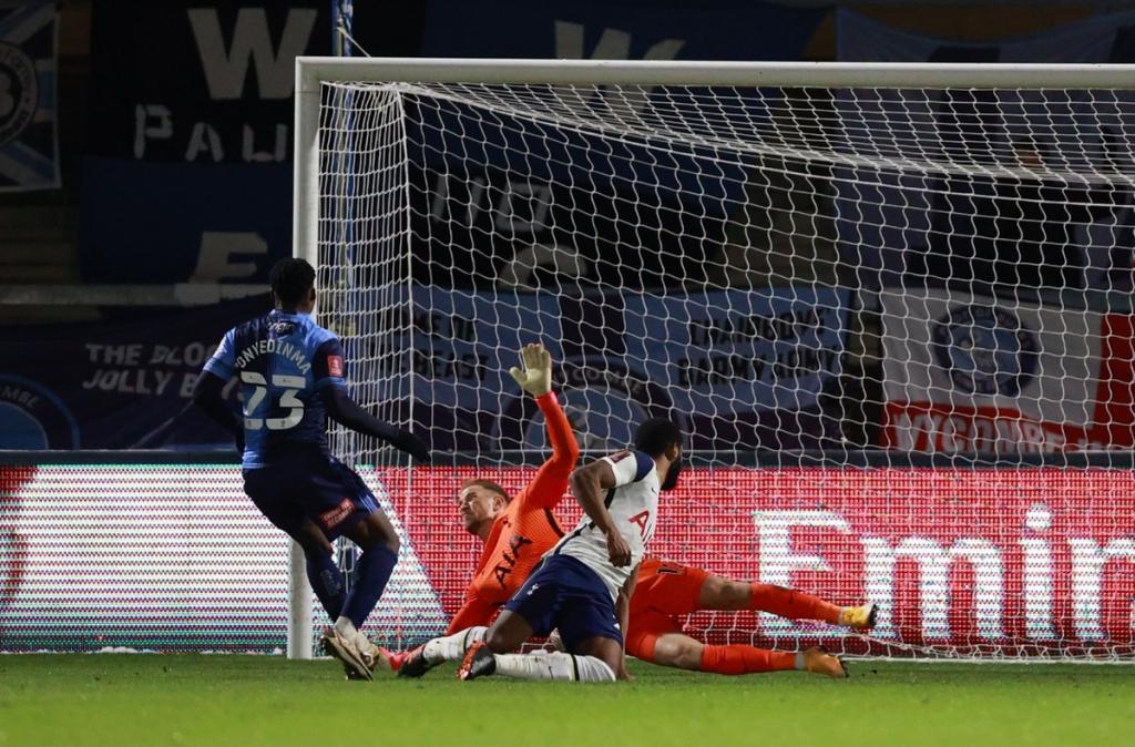 Tottenham thắng đậm để giành vé vào vòng 5 FA Cup