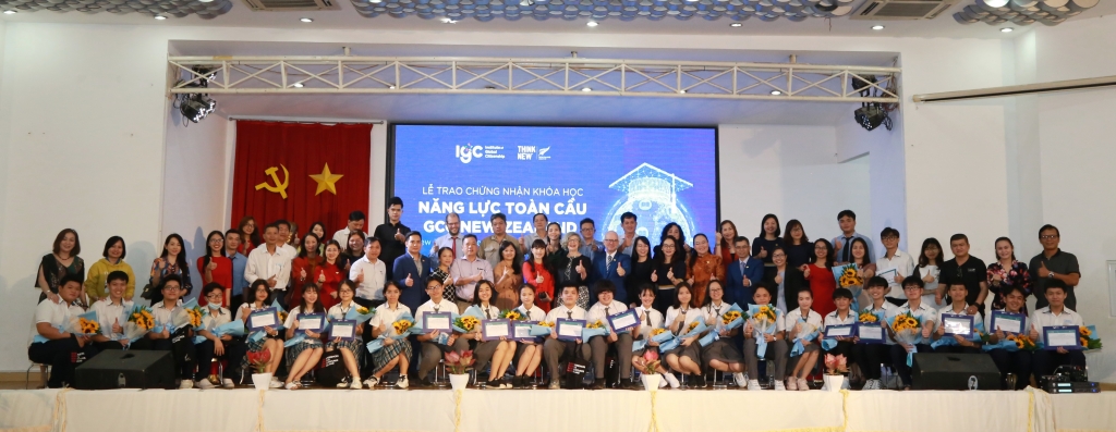 ENZ vừa trao tặng Chứng nhận Khóa học Năng lực Toàn cầu (Global Competence Certificate – GCC)  cho 25 em học sinh Việt Nam