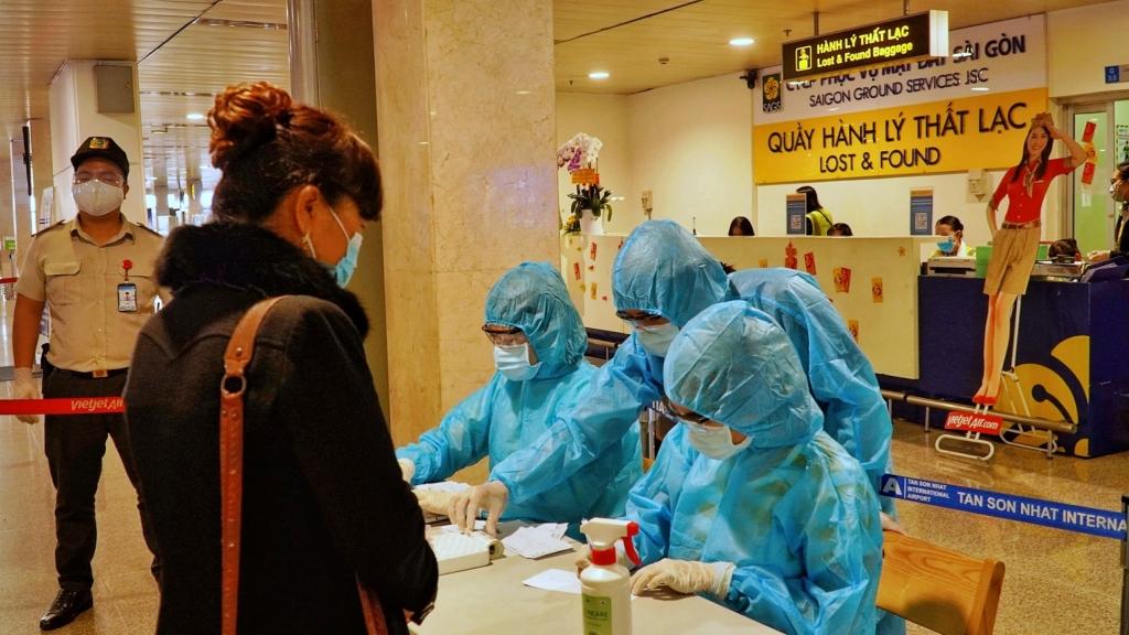 Khai báo y tế tại sân bay Tân Sơn Nhất (Ảnh: Trung tâm kiểm soát bệnh tật TP HCM)