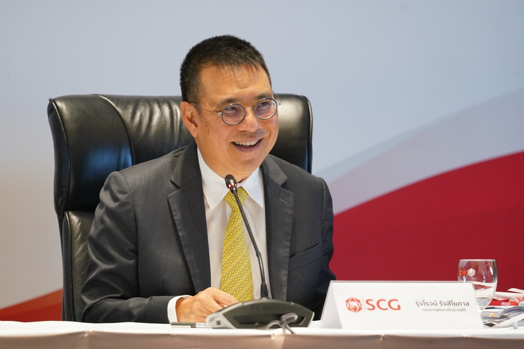 Ông Roongrote Rangsiyopash, Chủ tịch và Giám đốc điều hành của SCG, tại buổi họp báo công bố kết quả kinh doanh quý 4/2020.