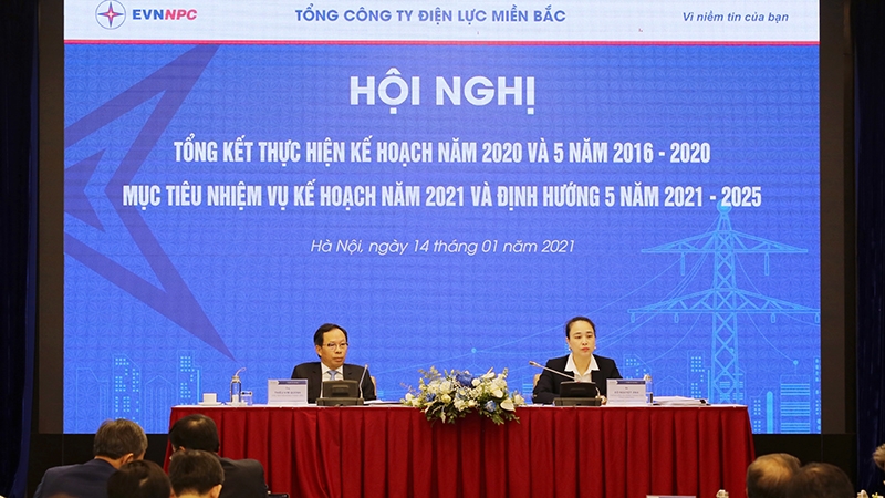 Ông Thiều Kim Quỳnh - Chủ tịch HĐTV và bà Đỗ Nguyệt Ánh - TV HĐTV, Tổng Giám đốc EVNNPC đồng chủ trì Hội nghị tổng kết thực hiện kế hoạch năm 2020 và 5 năm 2016-2020; Mục tiêu nhiệm vụ năm 2021 và định hướng kế hoạch 5 năm 2021-2025 vừa diễn ra sáng 14/1/2021 tại Hà Nội Ông Thiều Kim Quỳnh - Chủ tịch HĐTV và bà Đỗ Nguyệt Ánh - TV HĐTV, Tổng Giám đốc EVNNPC đồng chủ trì Hội nghị tổng kết thực hiện kế hoạch năm 2020 và 5 năm 2016-2020; Mục tiêu nhiệm vụ năm 2021 và định hướng kế hoạch 5 năm 2021-2025 vừa diễn ra sáng 14/1/2021 tại Hà Nội