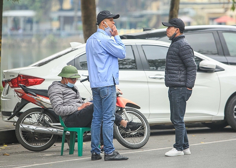 Hà Nội: Vẫn còn tình trạng người dân không đeo khẩu trang nơi công cộng