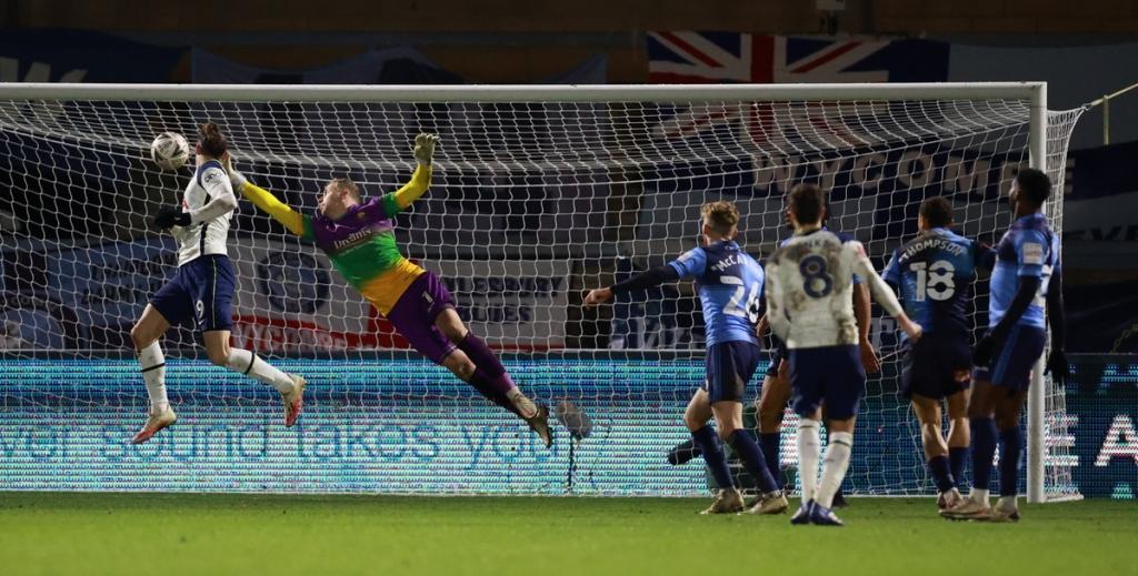 Tottenham thắng đậm để giành vé vào vòng 5 FA Cup