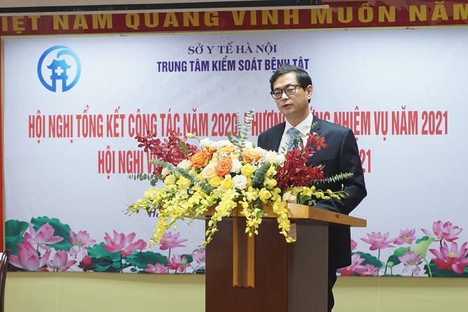 Đồng chí Trương Quang Việt, Phó Giám đốc phụ trách trung tâm phát biểu tại hội nghị. 