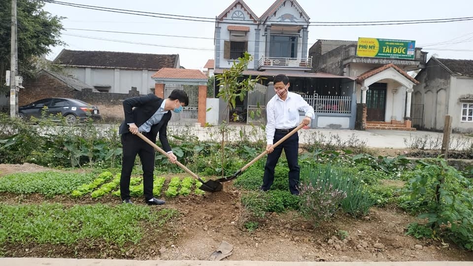 Trồng cây xanh hưởng ứng Ngày thanh niên cùng hành động