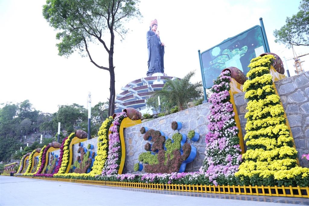 Đầu xuân Lễ Phật, Bái Linh Sơn Thánh Mẫu, chiêm ngưỡng Tượng Phật Bà cao nhất Châu Á