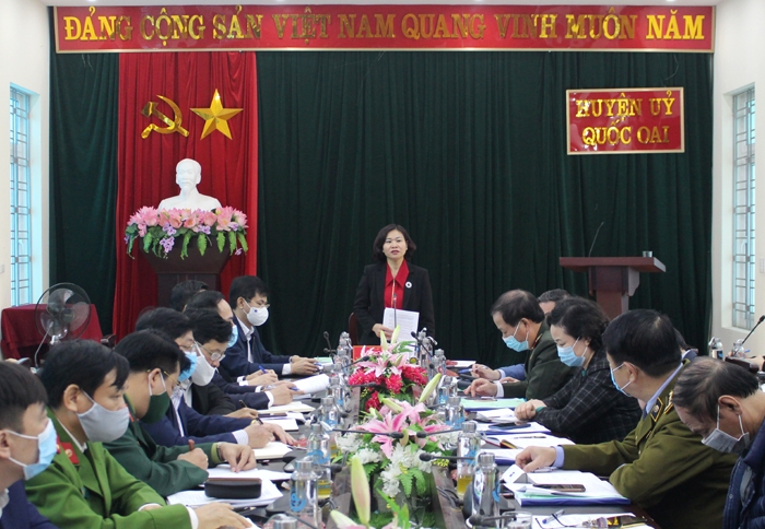 Phó Bí thư Thường trực Thành ủy Nguyễn Thị Tuyến chỉ đạo công tác phòng, chống dịch Covid-19 tại huyện Quốc Oai