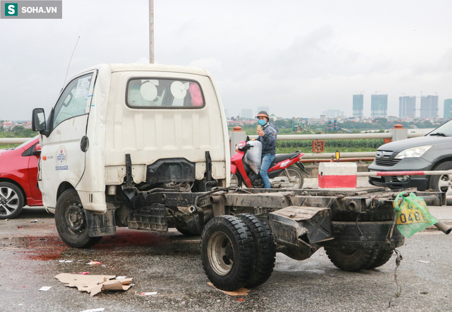 Hà Nội: 4 xe ô tô tông liên hoàn, cầu Thanh Trì ùn tắc 15km - Ảnh 1.