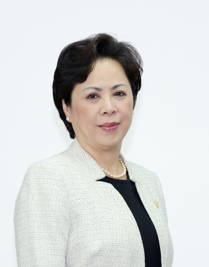 Bà Bùi Như Ý - Phó Tổng Giám đốc VietinBank tham luận tại hội thảo