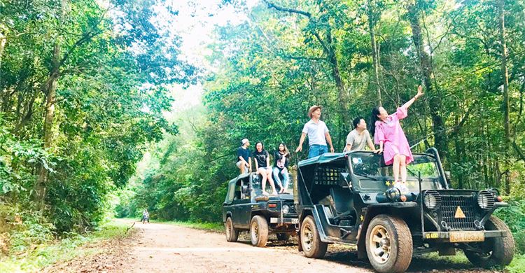 Tour Phú Quốc 1N: xe Jeep Khám Phá Bắc Đảo