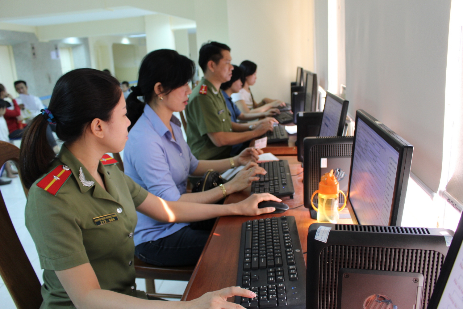 Giao dịch điện tử góp phần giảm chi phí, tiết kiệm thời gian của cơ quan, tổ chức, doanh nghiệp.